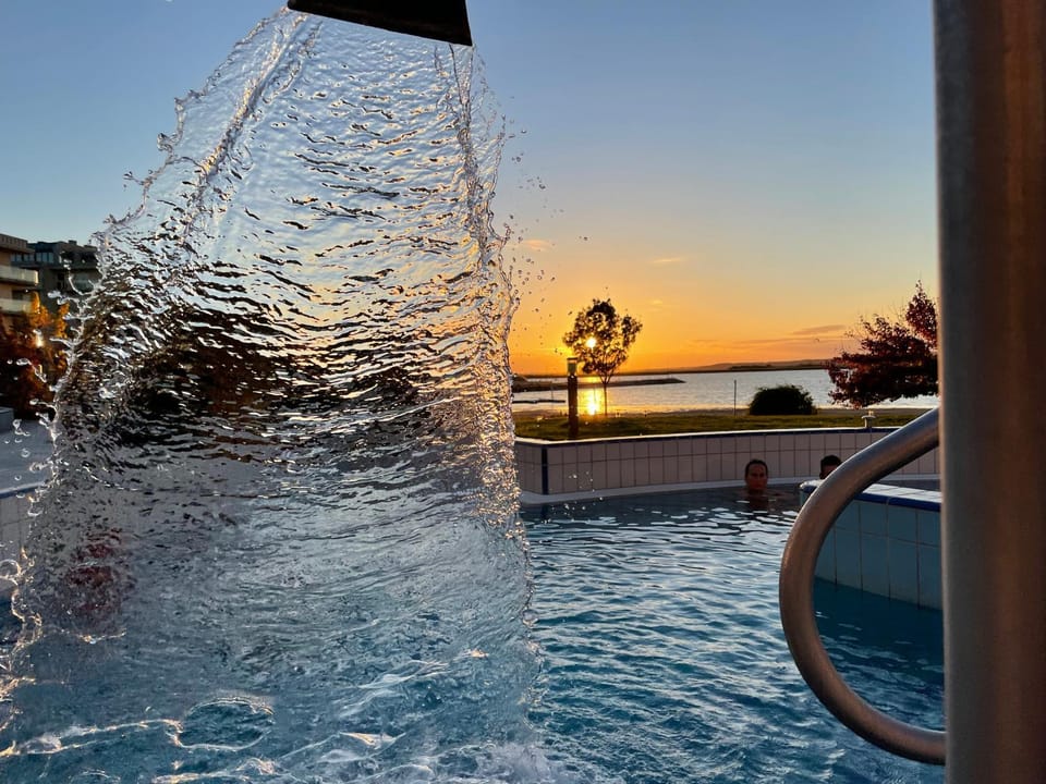 Hot Spring Bath, Swimming pool, Swimming pool, Sunrise