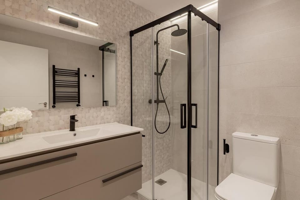 Shower, Toilet, Bathroom