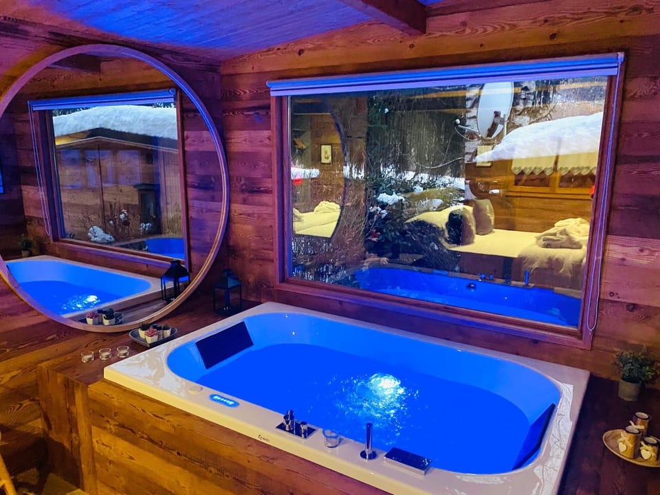 Bijoux Des Alpes - Mont Blanc Village Campground/ 
RV Resort in Aosta Valley, Italy