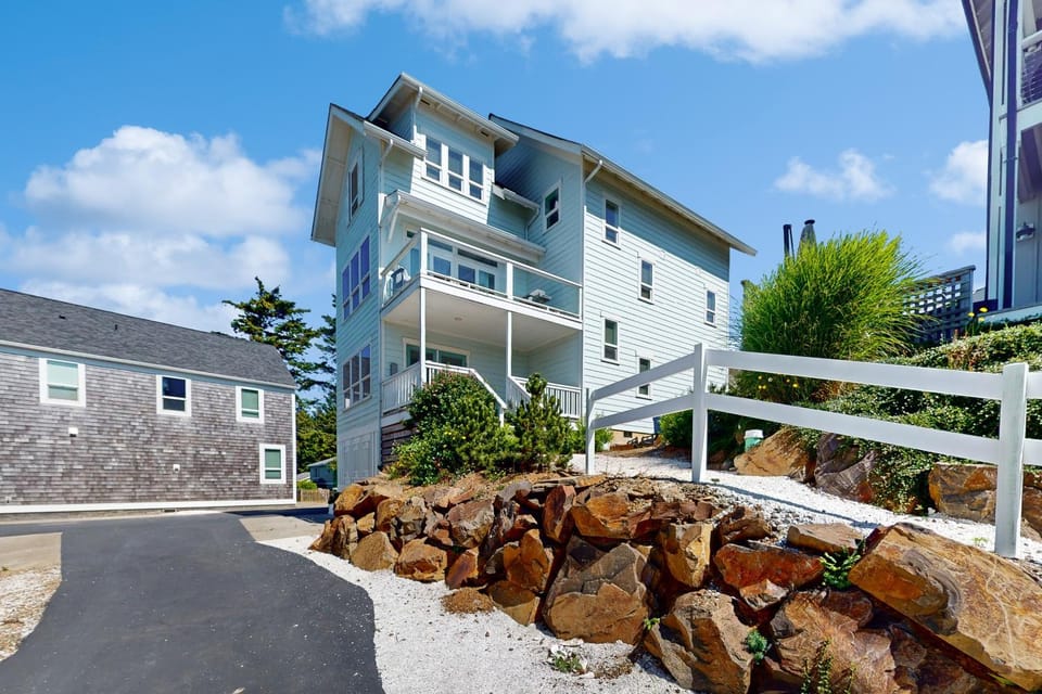 Driftwood Cottage House in Lincoln City