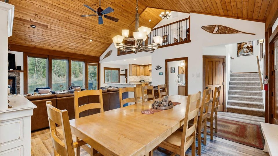 Rivers Edge Retreat House in McCall