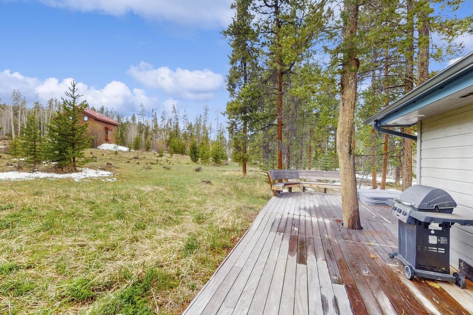 Mountain Modern Escape House in Fraser