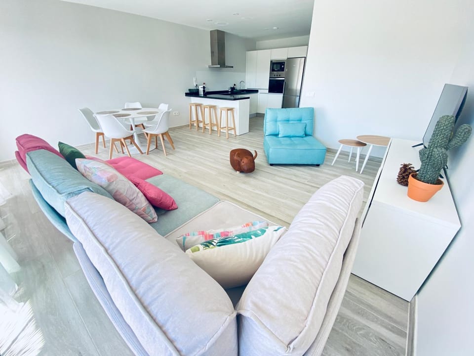 Living room, Dining area
