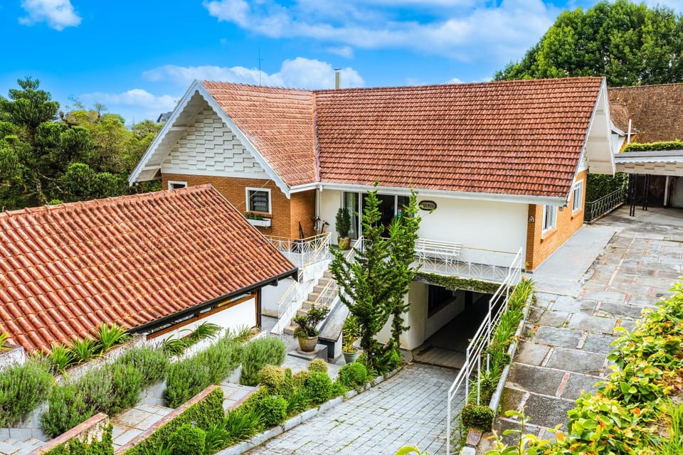 Property building, Day, Garden