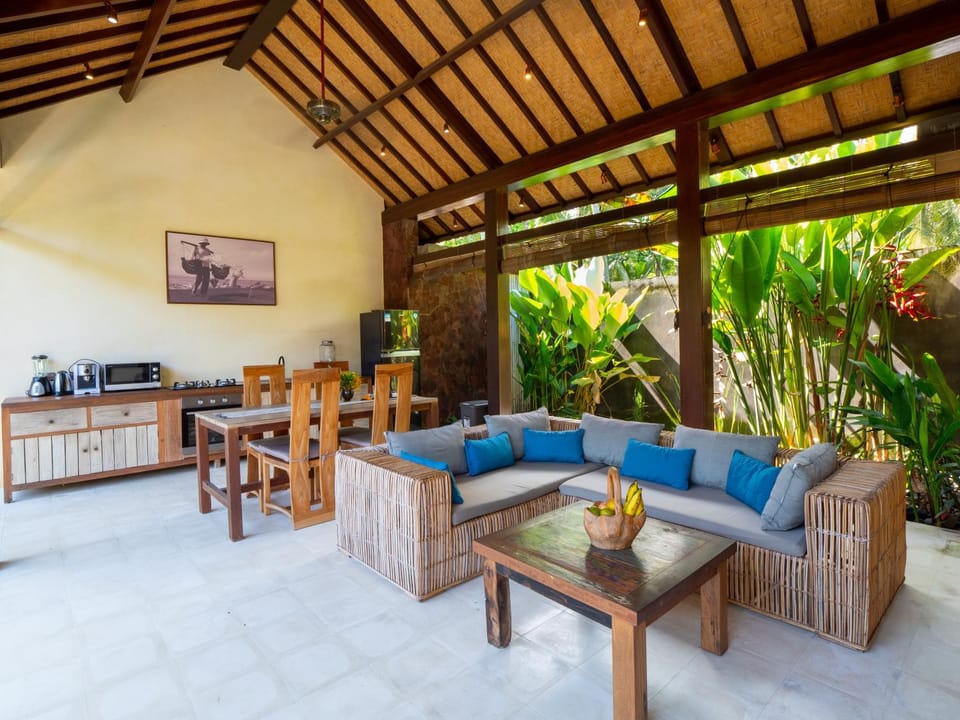 Living room, Lounge or bar, Seating area, Dining area, kitchen