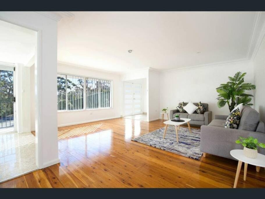 Leura Sublime Sunrise House in Blue Mountains