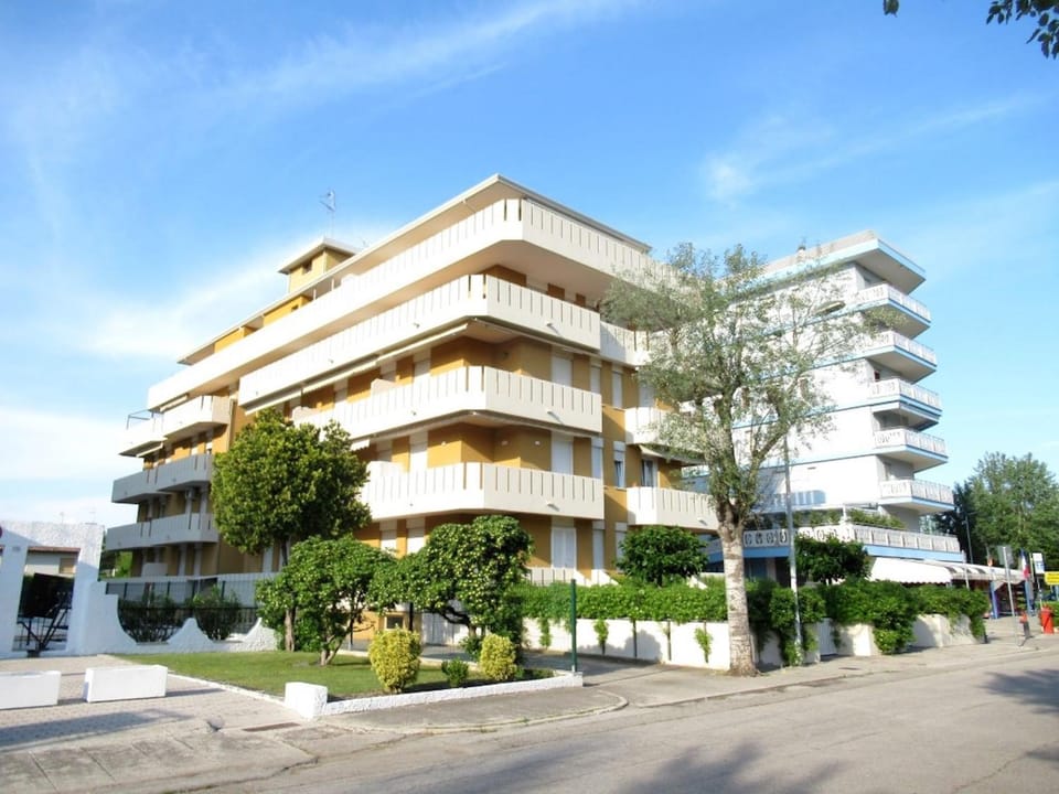 Comfortable flat 140mt from the beach Apartment in Porto Santa Margherita