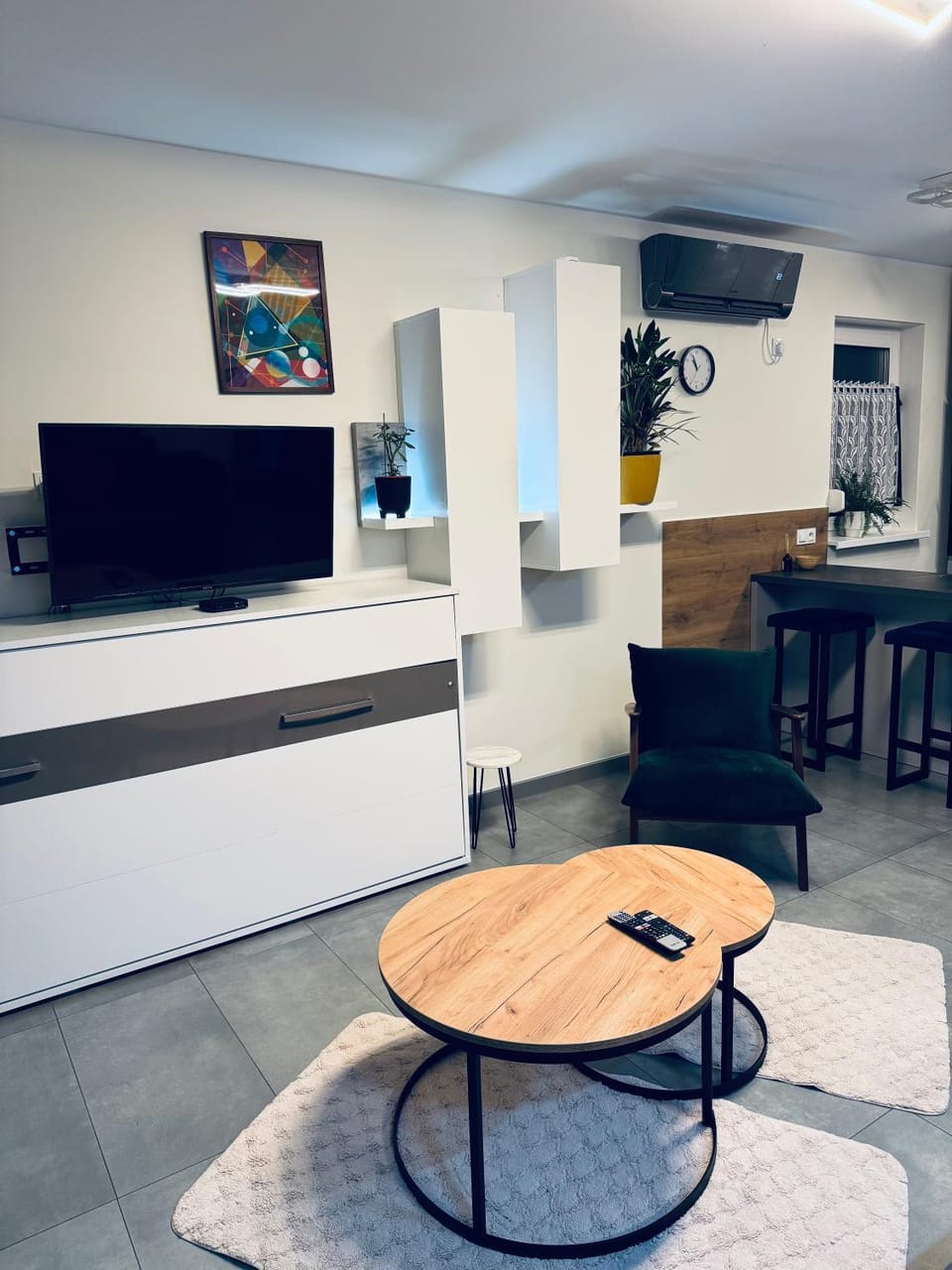 Communal lounge/ TV room