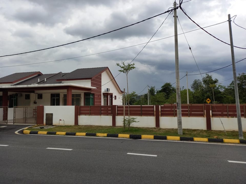 Property building, Day, Neighbourhood, Street view