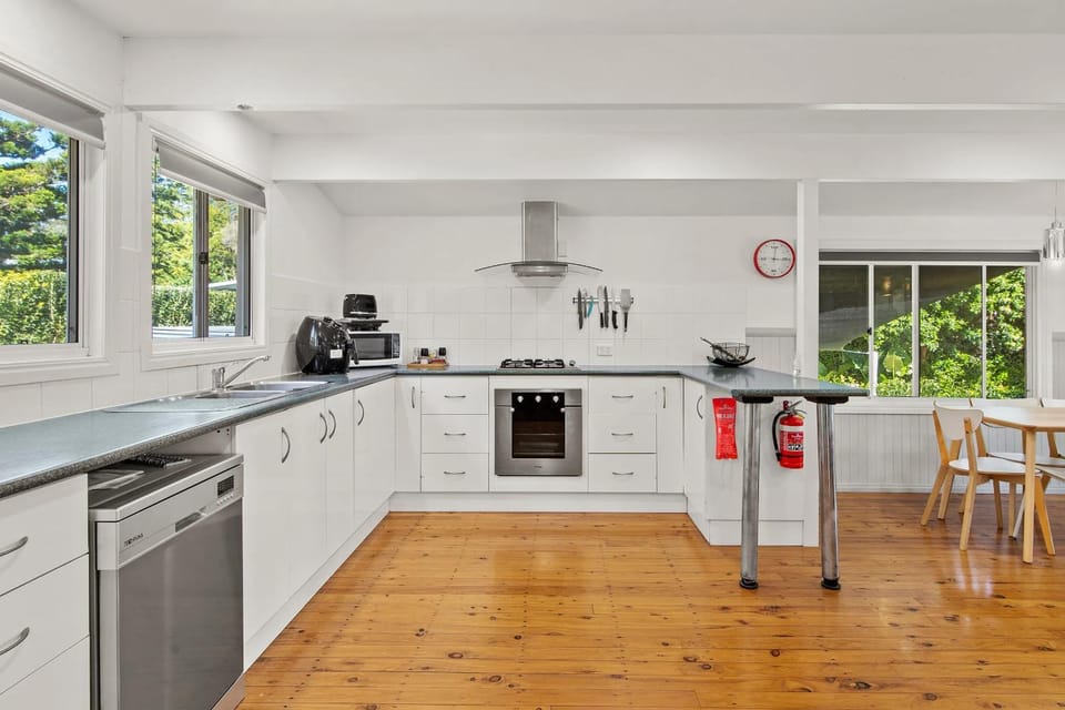 Kitchen or kitchenette, kitchen, kitchen