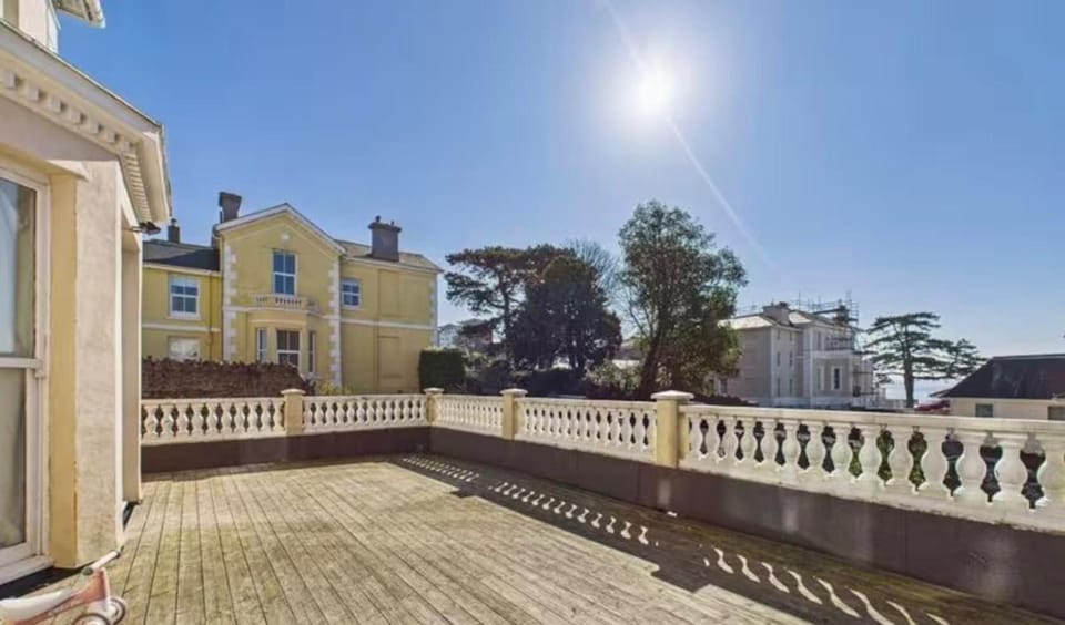 Newcourt Heights Sleeps 4 with Balcony Apartment in Torquay