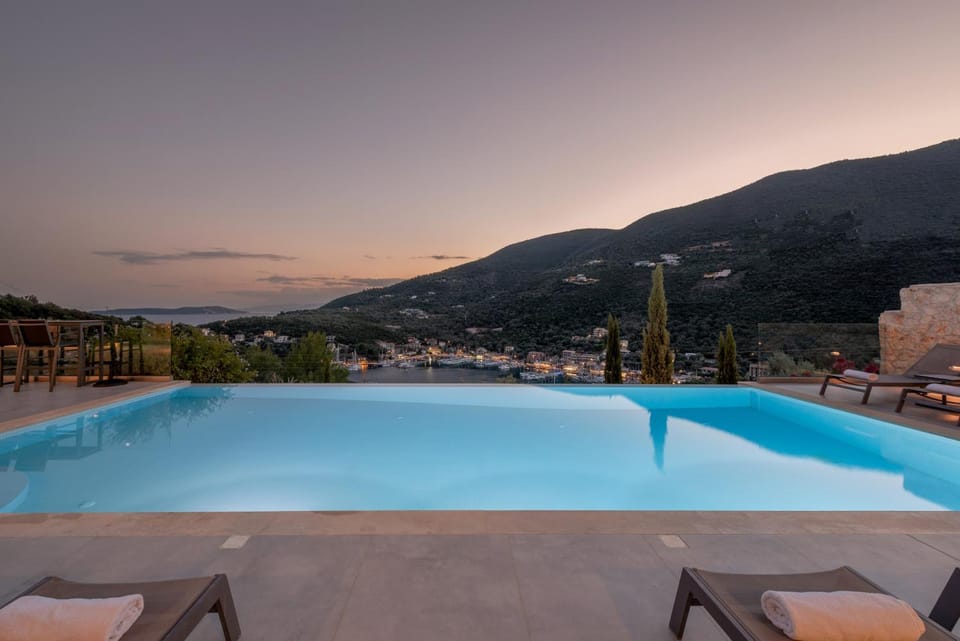 Mountain view, Swimming pool, sunbed