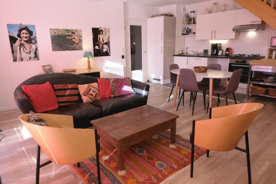 Living room, Photo of the whole room, Seating area