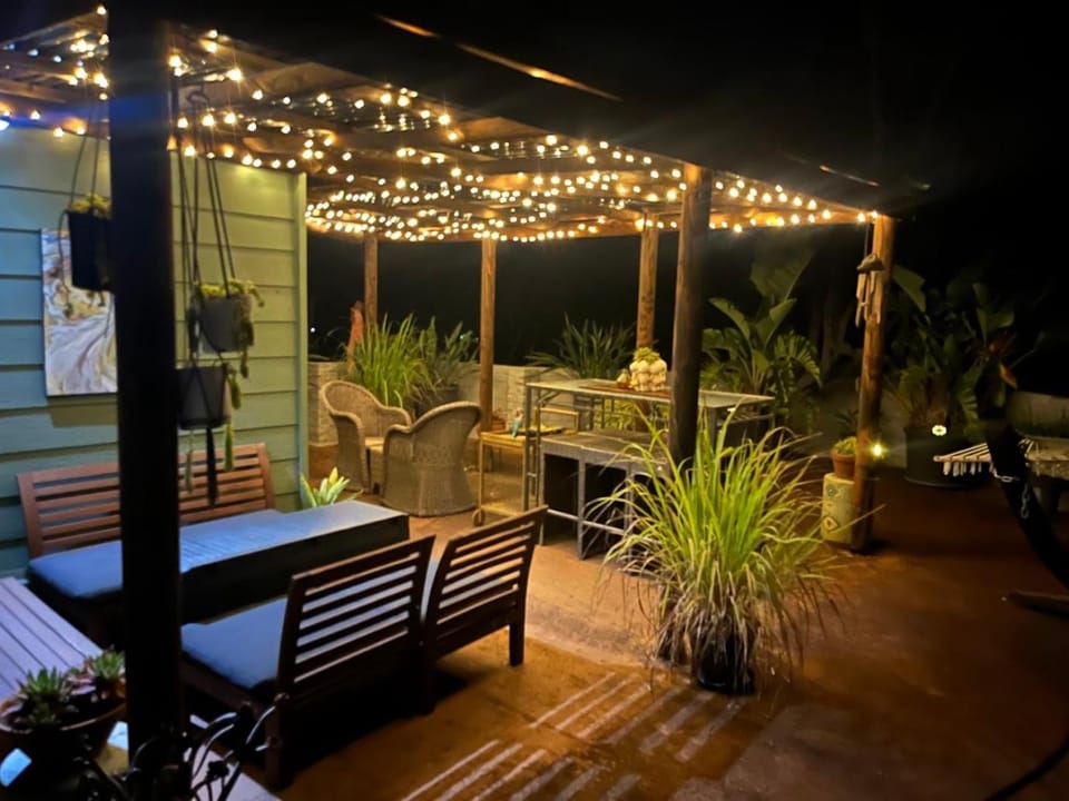 Property building, Balcony/Terrace, Garden view