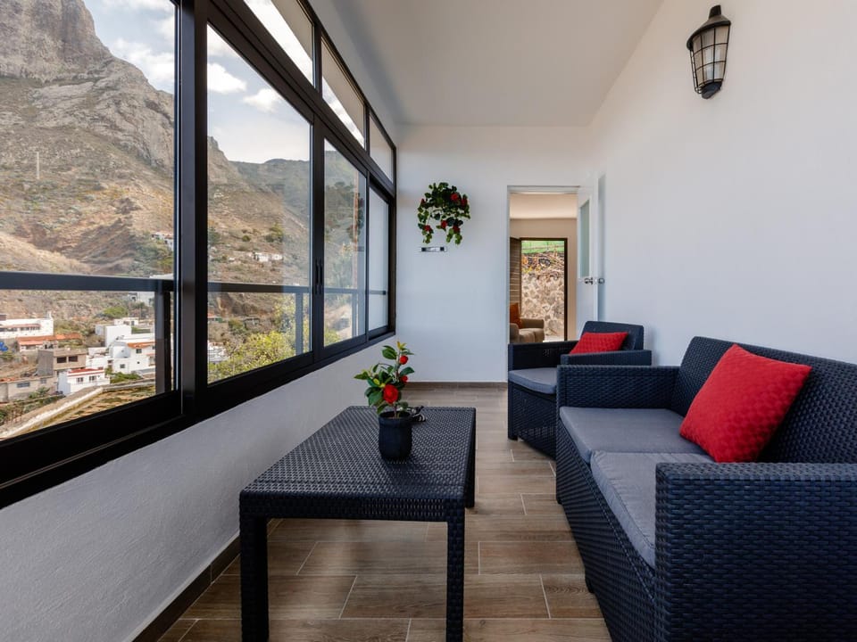Balcony/Terrace, Mountain view