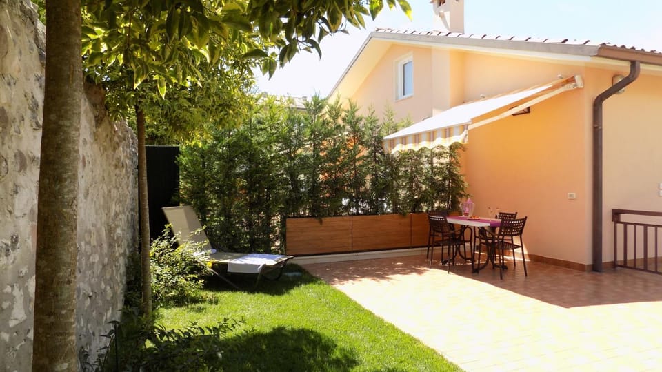 Garden, Balcony/Terrace