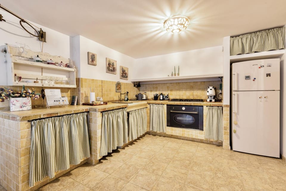 Kitchen or kitchenette, oven, stove