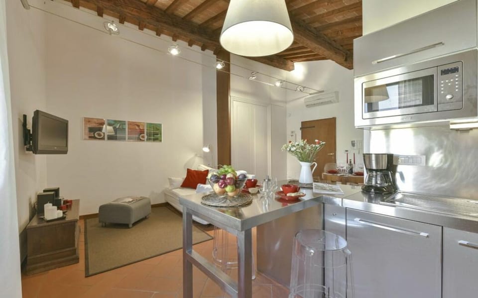 Kitchen or kitchenette, Living room, Dining area