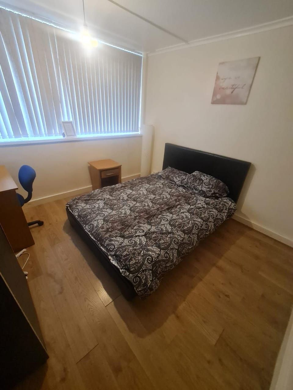 Photo of the whole room, Bedroom