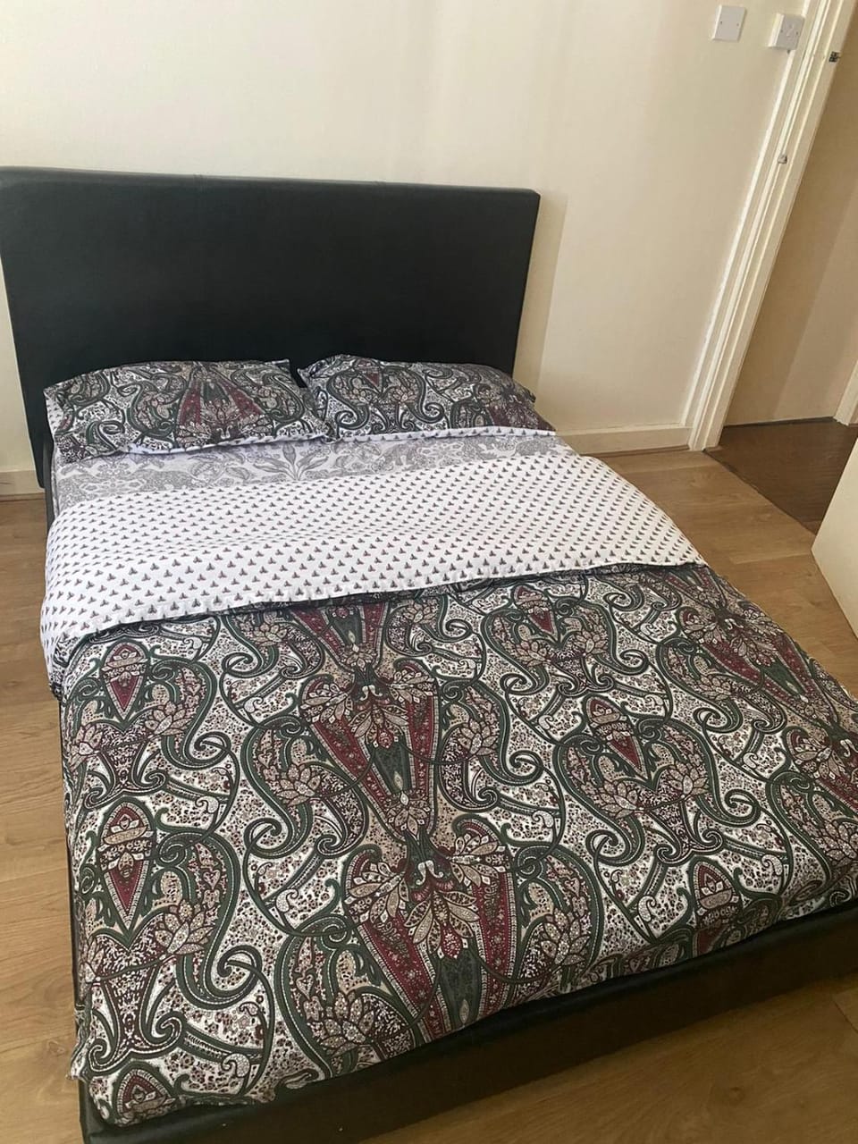 Bed, Photo of the whole room