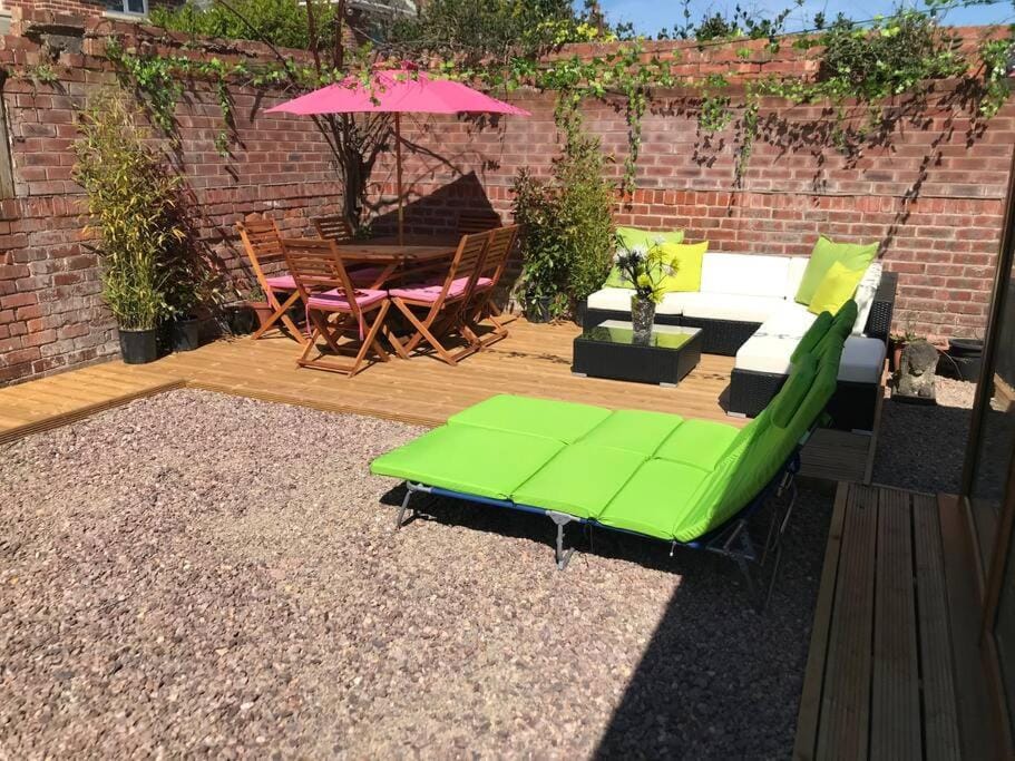Patio, Seating area
