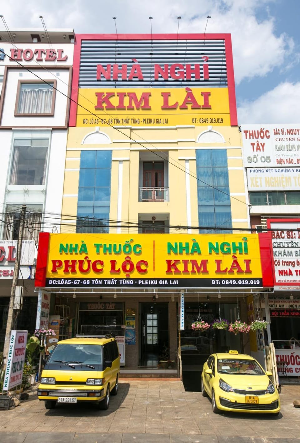 Facade/entrance
