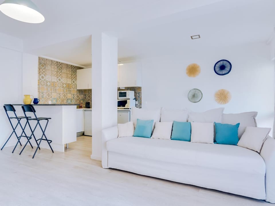 Living room, kitchen