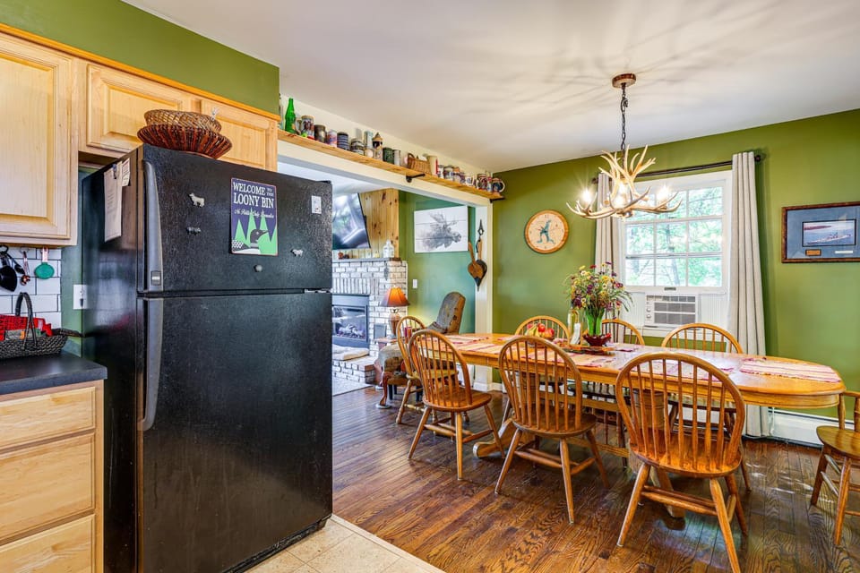 Rustic Adirondacks Home w/ Hot Tub & Lake Access! House in Hudson Valley