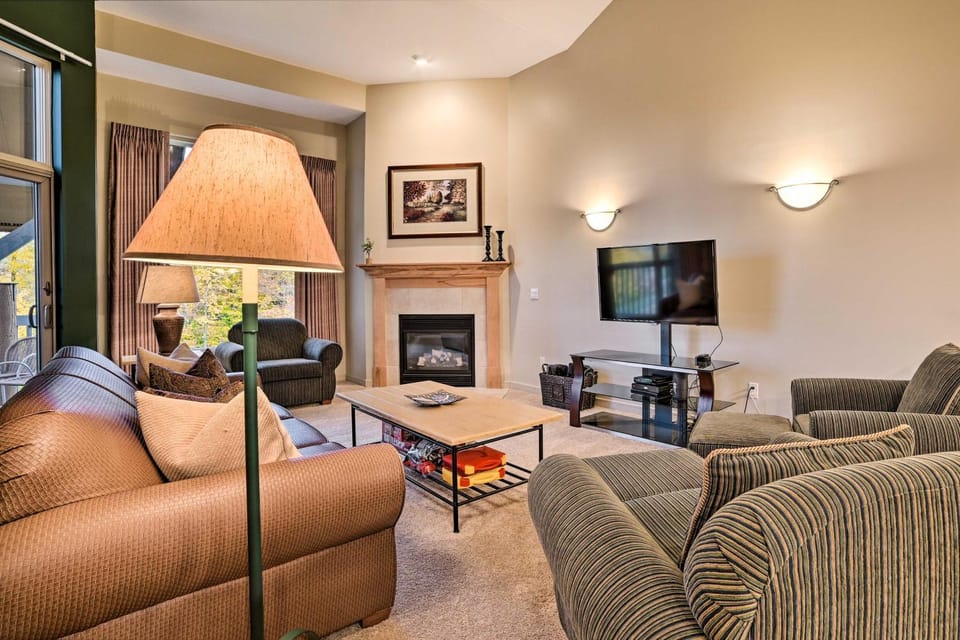 Ski-In/Ski-Out! Cozy Bellaire Resort Retreat! House in Michigan