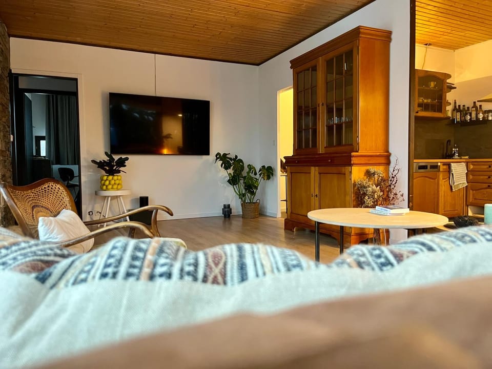 TV and multimedia, Living room, Seating area