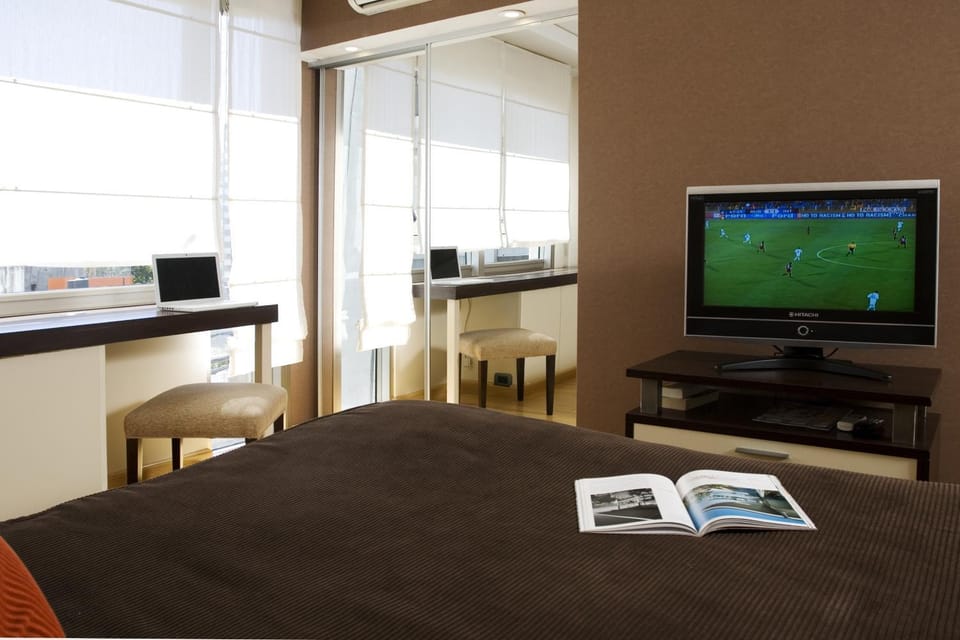 Bed, TV and multimedia, Decorative detail, Bedroom, wardrobe