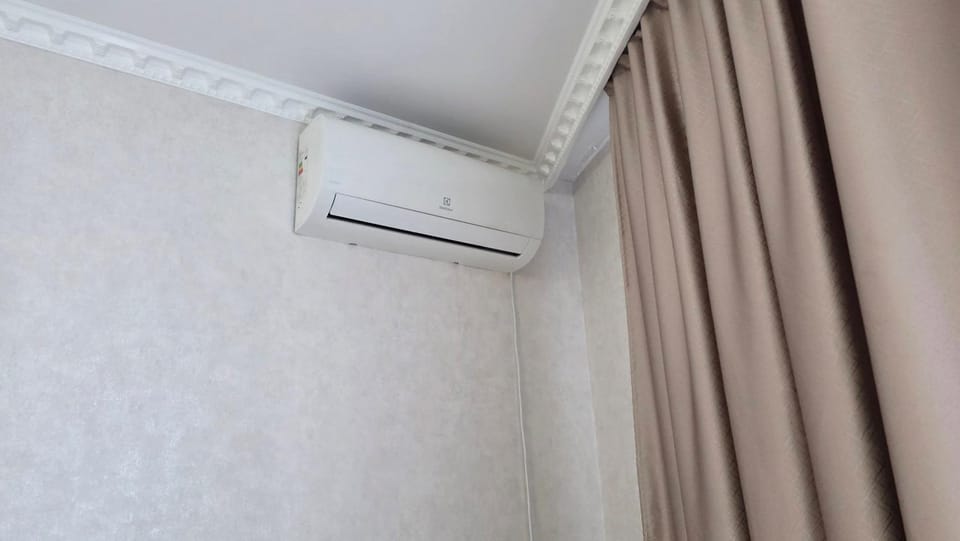 27 ТОП ЛОКАЦИЯ,центр,возле Байтерка,1 комн кв на 1-4х гостей, шикарный матрас, диван ортопедический Apartment in Kazakhstan