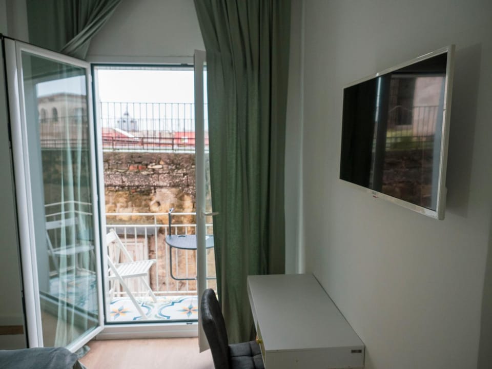 Nearby landmark, Balcony/Terrace, City view