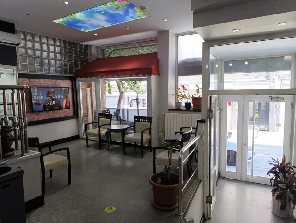 Lounge or bar