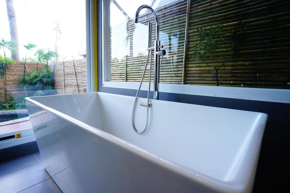 Bathroom, Bath