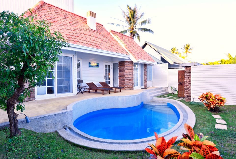 Garden, Garden view, Pool view, Swimming pool, sunbed