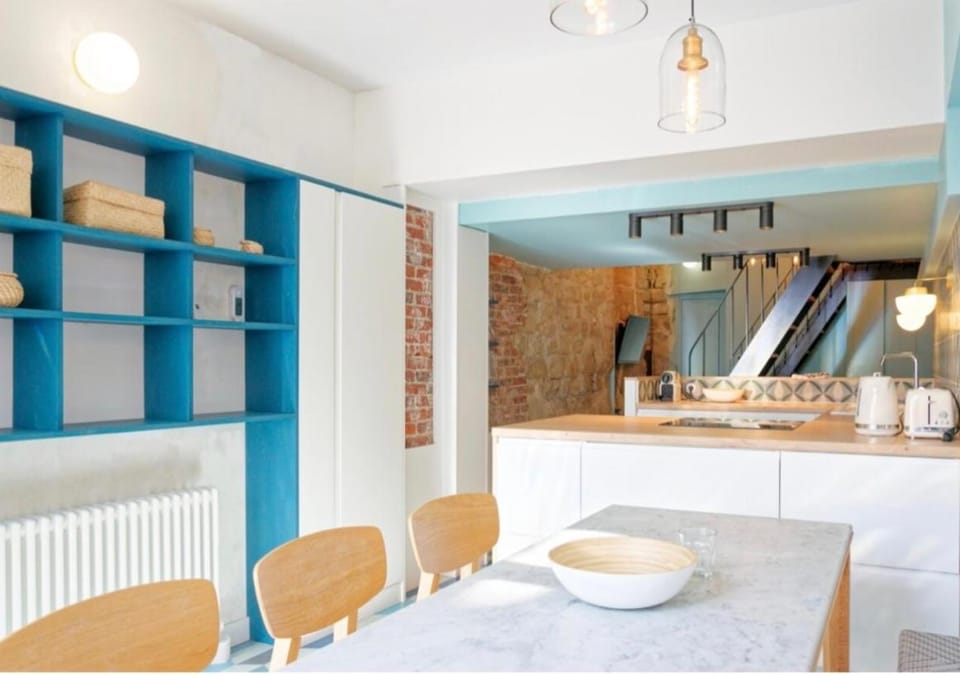 Seating area, Dining area