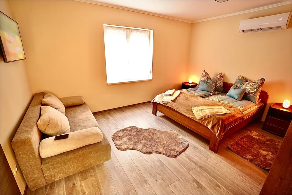 Living room, Seating area, air conditioner