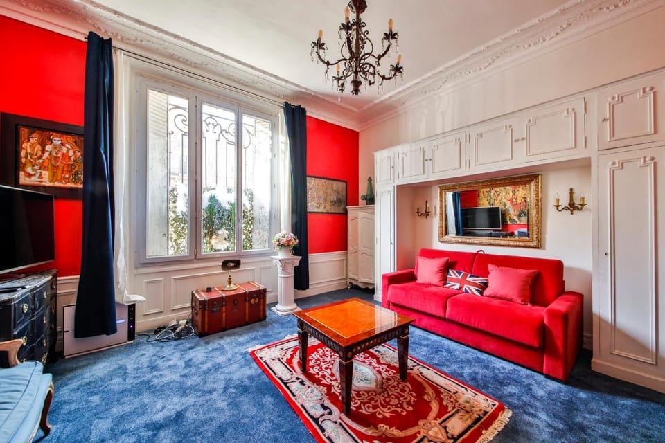 #Arc DeTriomphe #Trocadero #Style Haussmanien#AC Apartment in Paris