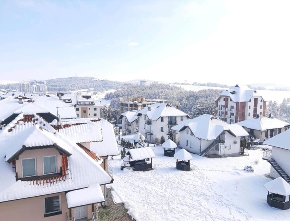 Narcis 17 - novonamesteni apartman sa prelepim pogledom na Tornik Apartment in Zlatibor