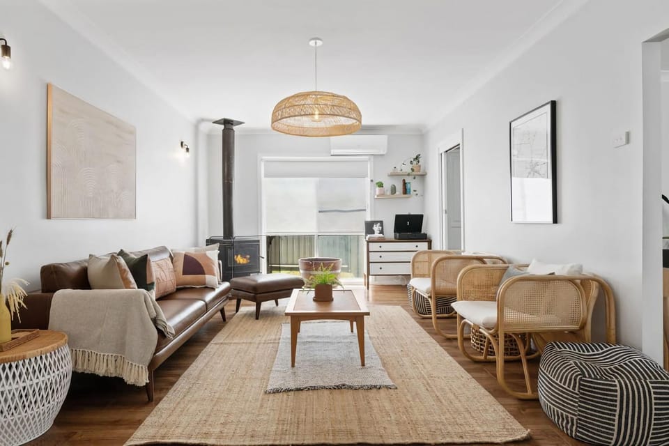 Sip and Soak Up Summer in the Hunter House in Cessnock