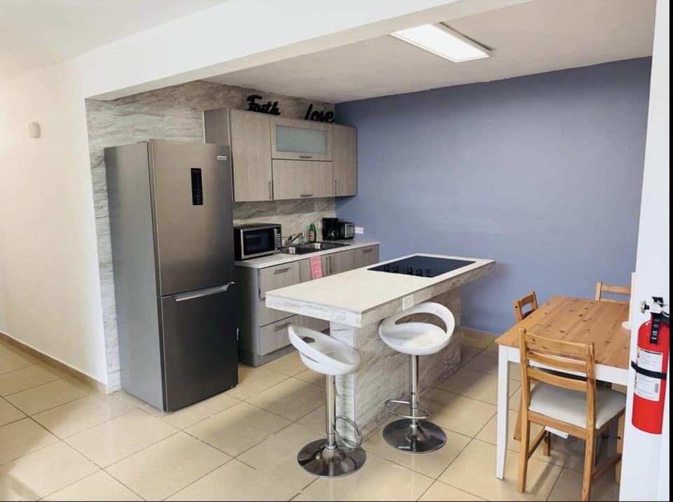 Hollywood Apartments - H Apartment in Puerto Rico