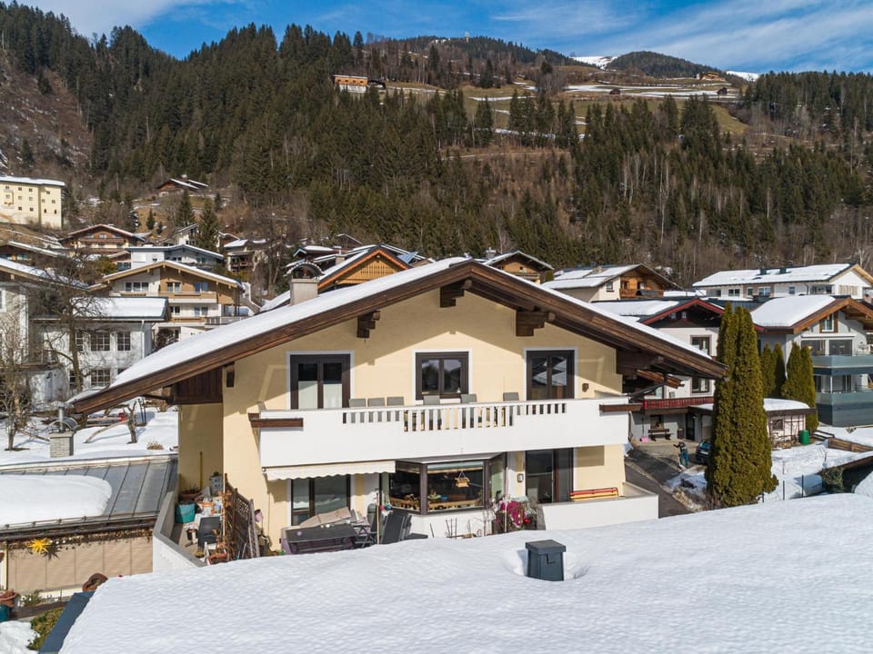 Property building, Winter