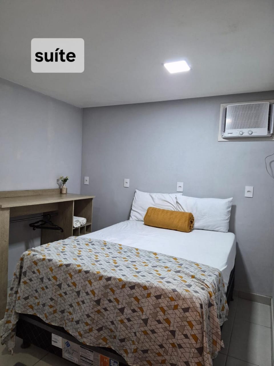 Bed, Photo of the whole room, Bedroom, air conditioner