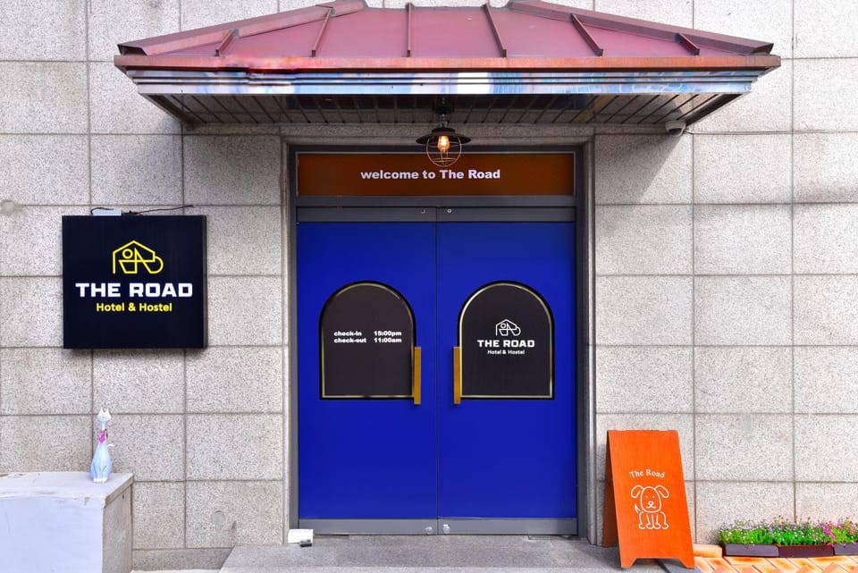 Property building, Facade/entrance