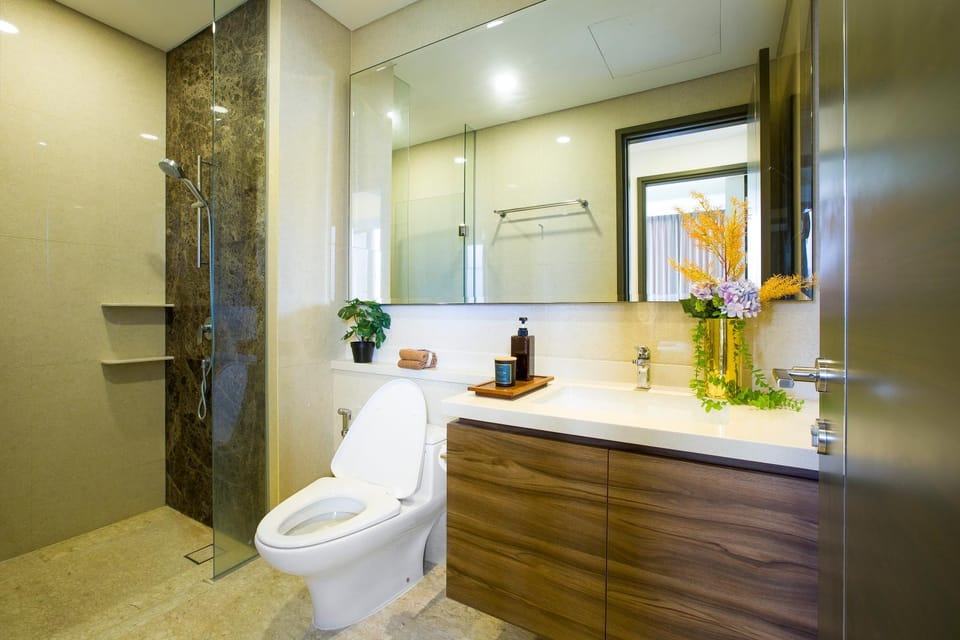 Shower, Toilet, Bathroom