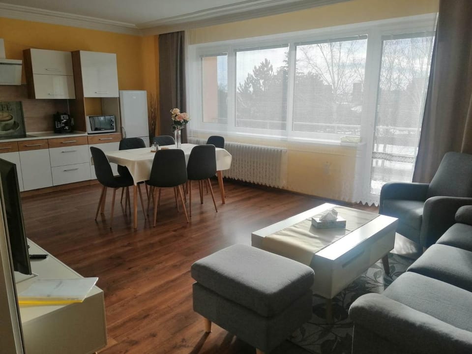 Kitchen or kitchenette, Living room, Dining area