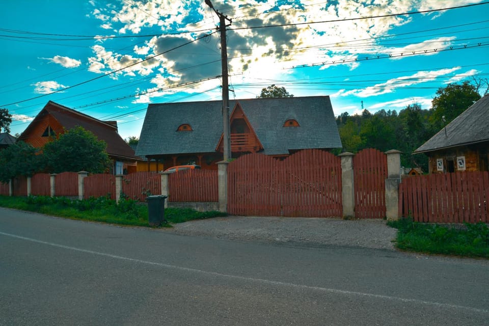 Property building, Neighbourhood