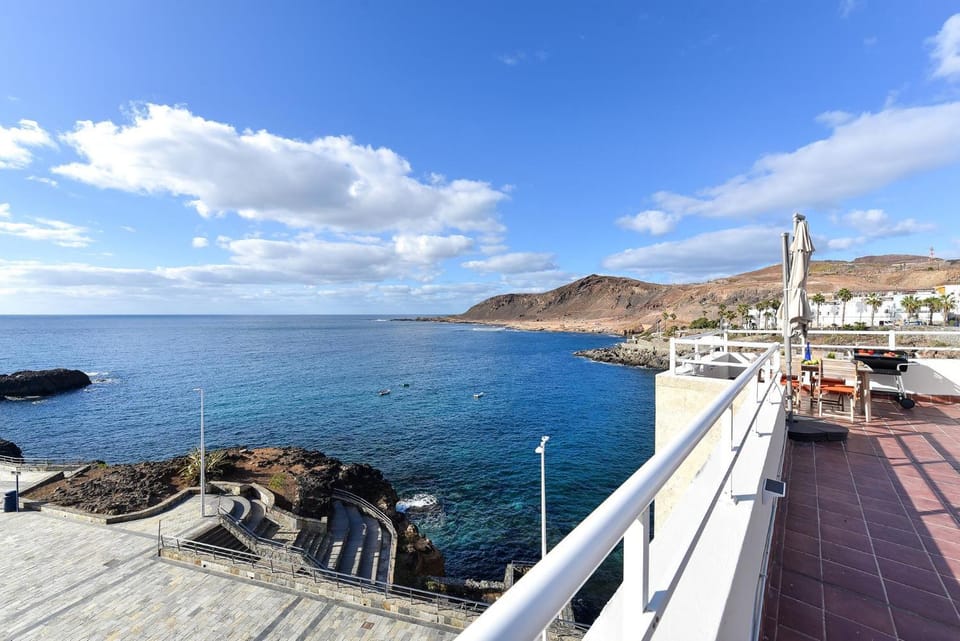 BBQ facilities, Balcony/Terrace, Dining area, Sea view