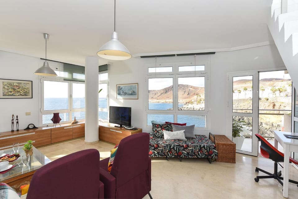 TV and multimedia, Living room, Seating area, Sea view